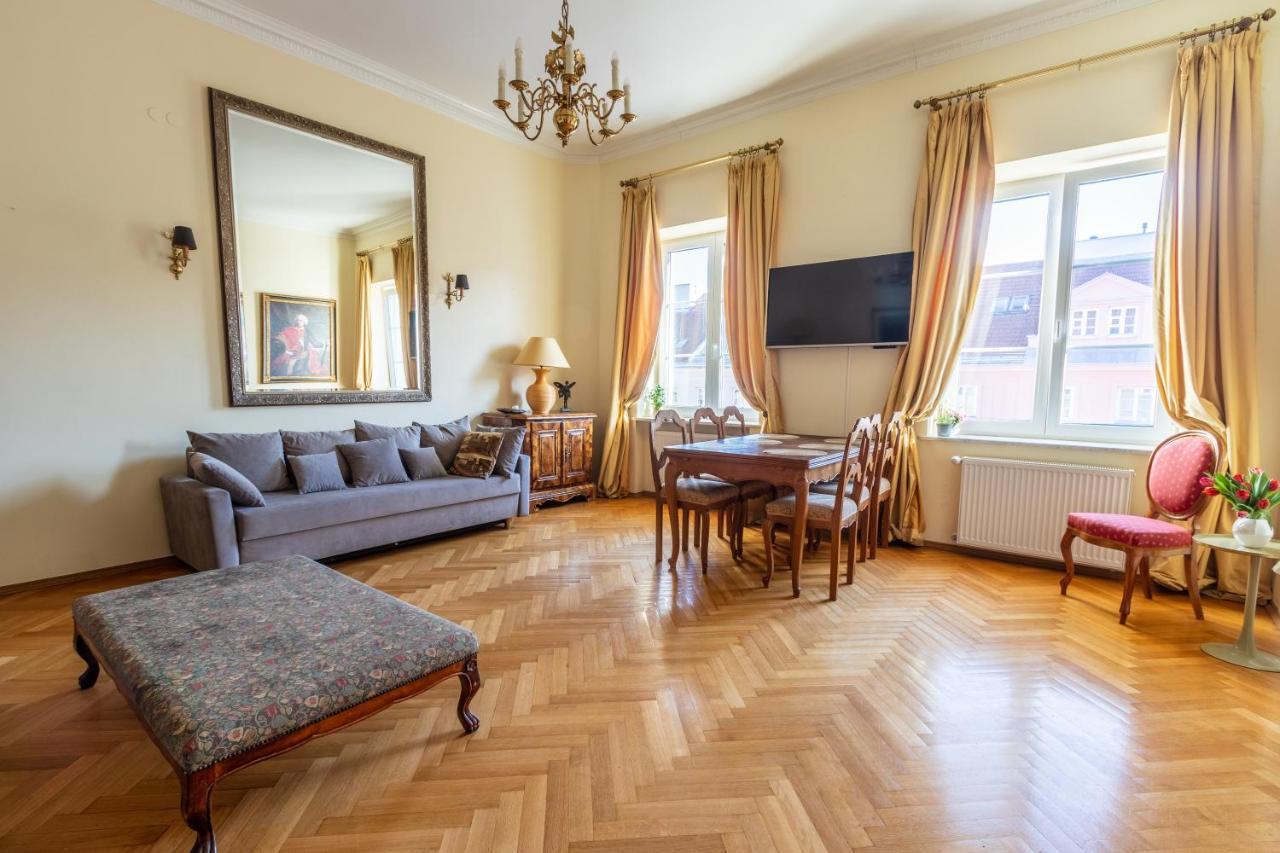 Apartament Luster I Obrazow Warschau Buitenkant foto
