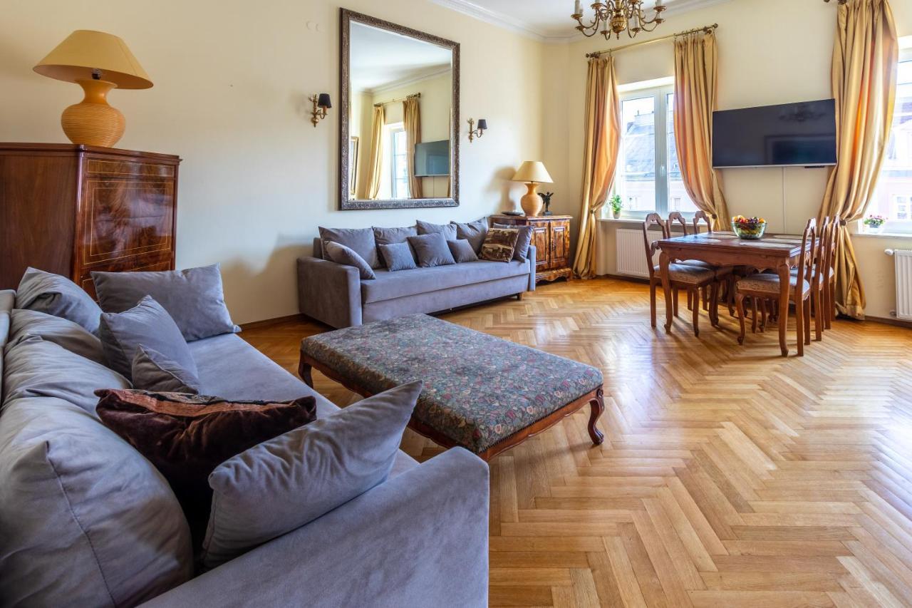 Apartament Luster I Obrazow Warschau Buitenkant foto