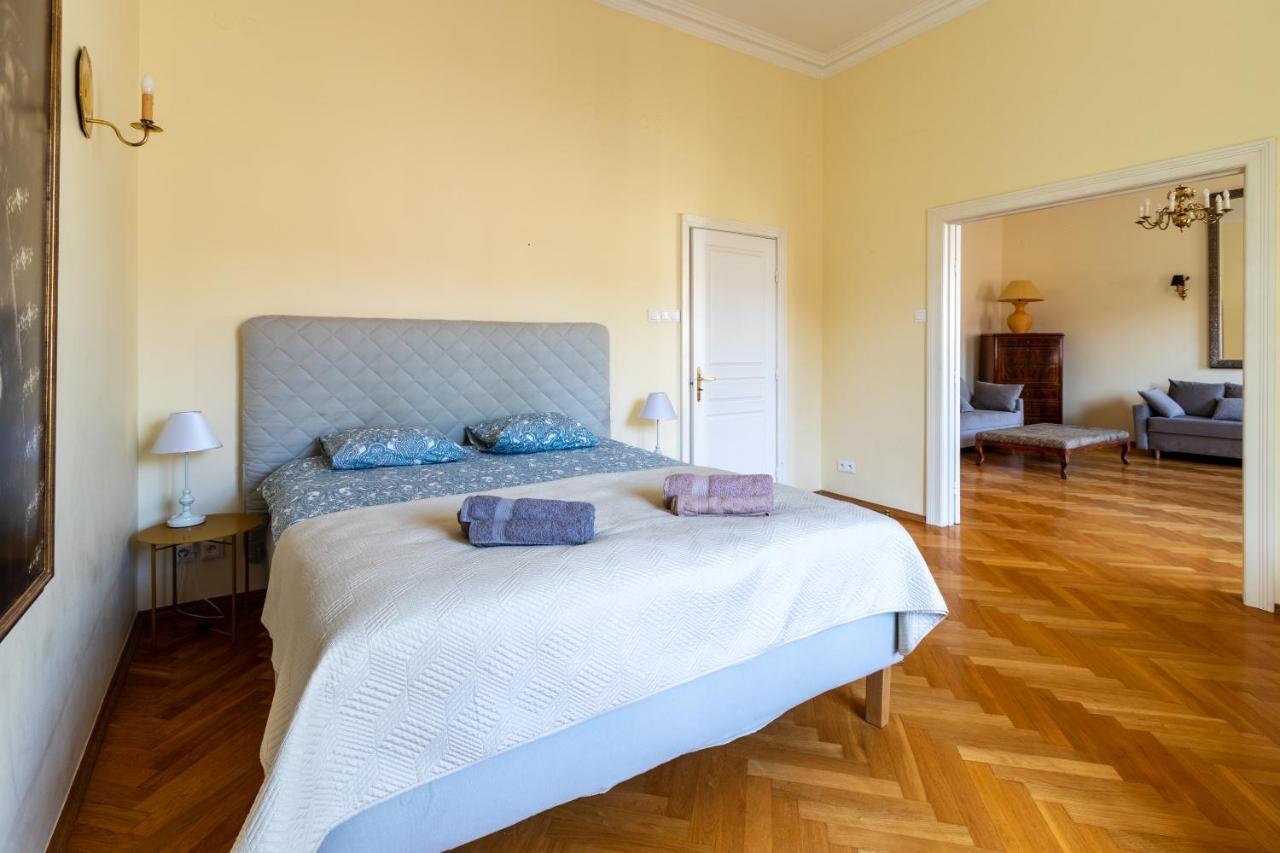 Apartament Luster I Obrazow Warschau Buitenkant foto