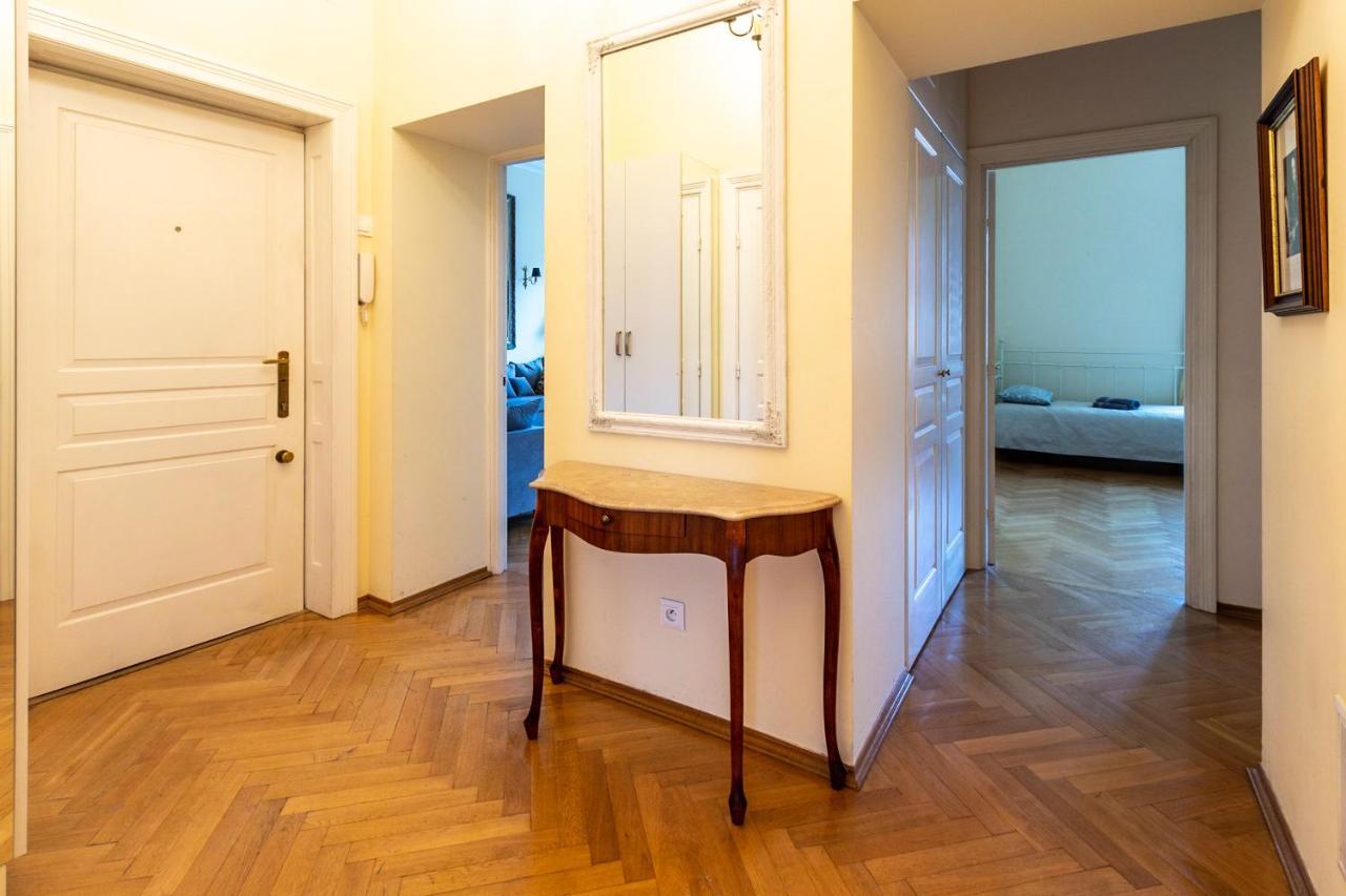 Apartament Luster I Obrazow Warschau Buitenkant foto